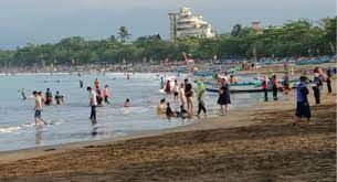 Sebelah barat dari pantai pangandaran ada pantai yang adem banget nih. 5vuk6fnhqcd60m