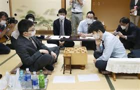 Ōi (王位) is one of the eight titles in japanese professional shogi. è—¤äº•ä¸ƒæ®µ ï¼'ã¤ç›®ã‚¿ã‚¤ãƒˆãƒ«æŒ'æˆ¦æ±ºã‚ãŸ çŽ‹ä½æˆ¦ æŒ'æˆ¦è€…æ±ºå®šæˆ¦ã§æ°¸ç€¬äºŒå† ã‚'æ'ƒç ´ å°†æ£‹ ã‚¤ã‚¶