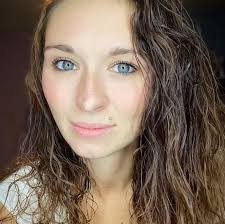 Courtney Iliff's Instagram, Twitter & Facebook