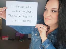 Hey there! I'm Rebecca, artist and owner of HoppArt. I grew up