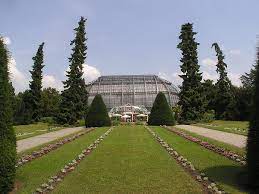 Der botanische garten berlin ist mit seinen 22.000 pflanzenarten, dem tropenhaus und veranstaltungen einer der bedeutendsten der welt. Botanischer Garten Und Botanisches Museum Berlin Wikipedia