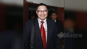 Ka abd wahid, hw lee, ma shazni, i abd azid. Adib Diseret Keluar Tak Mungkin Terhimpit