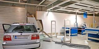 Unfall Fahranfangerin Rast In Ikea Markt In Rostock