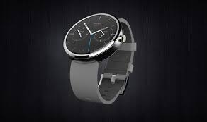 Unveiled alongside the second generation moto 360 in september of last year, moto 360 sport is developed with athletes and active personalities in mind, the moto 360 sport smartwatch stands out. Review Moto 360 Smartwatch Is No Perfect Circle