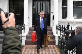 I juni 2012 støttet michael portillo gove for å være en seriøs konkurrent i et fremtidig løp for det konservative partiledelsen, selv. Michael Gove A Contender To Succeed Theresa May Admits To Past Drug Use The New York Times