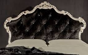 If you are looking for something really special, you are right on target with our swarovski beds in the truest sense of the word. Valeria Doppelbett Madeinitaly De