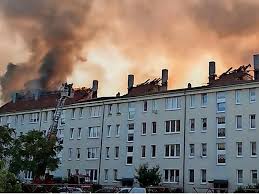 Wohnen beim buchhändler, wohnen beim buchändler. Ueckermunde Eineinhalb Millionen Schaden Durch Feuer In Plattenbau