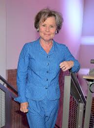 Imelda staunton leads the action in james macdonald's circle mirror transformation. The Crown S Imelda Staunton Talks Pressure Of Playing The Queen