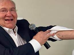 Bergen-Belsen survivors gather in Tel Aviv for 80th anniversary celebration