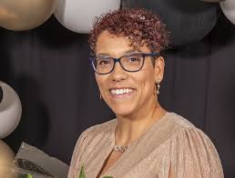 Aon's Thea Baird wins leadership award