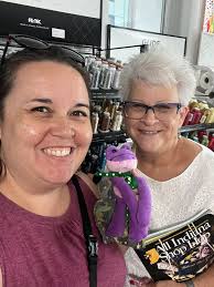 We made it to a few shops today--I was sad 😢that several in the area  weren't open--but had a good time at the three we visited. We'll have to  try again another