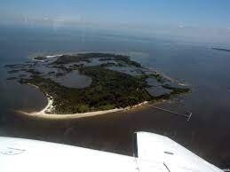 The keys are different than mainland florida, being a coral cay archipelago the waters around the islands is very shallow. List Of Islands Of Florida Wikipedia