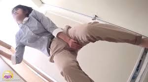 Japanese ol pee desperation - ThisVid.com