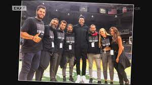 Открыть страницу «survivor» на facebook. Survivor To Ta3idi Sto Milwaukee Kai H Synanthsh Me Ton Giannh Antetokoynmpo 22 04 2018 Youtube