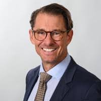 Gerald Schreiber's Instagram, Twitter & Facebook