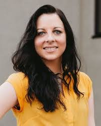 Cara Carter's Instagram, Twitter & Facebook