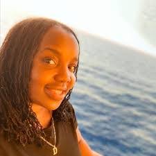 Dominique Holmes's Instagram, Twitter & Facebook