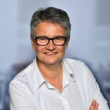 Madame Clelia Galvanin défendra, en séance publique, le mardi 19 août 2025  à 18h, sur le campus Erasme de l'ULB, Auditoire « F2.104A/B »