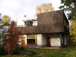 The house is protected on the south by a small mountain range, and built on the crest of a granite ledge in an area of 5 hectares (53650 m2). Alvar Aalto Studio And Home Data Photos Plans Wikiarquitectura