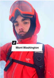 Urban Fit Check: Stylish Jean Outfits from Montreal