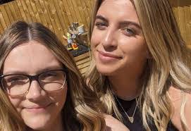 Nicole Hallam's Instagram, Twitter & Facebook