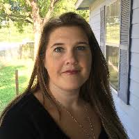 Melanie Mullins, LPC. Therapist in Connecticut