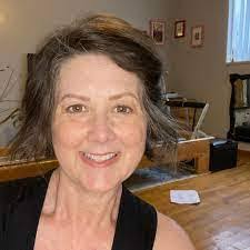 Lynne Dailey's Instagram, Twitter & Facebook