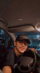 Selain mujizat, dari yang aku cari tau di google dll, 1 dari 3 orang yang punya kista endometriosis ini ternyata memang punya peluang untuk hamil. Ding Dong Orang Fotografi Foto Teman