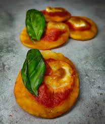 Pizzette Allo Yogurt Greco Leggere E Veloci Senza Lievitazione In Cucina Con Mariatta Pizzette Allo Yogurt Greco Leggere E Veloci Senza Lievitazione