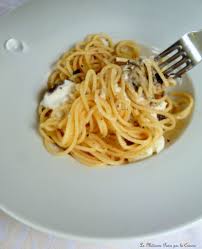 Spaghettis A La Burrata Et Creme De Truffe La Medecine Passe Par La Cuisine Truffe Spaghetti Cuisine