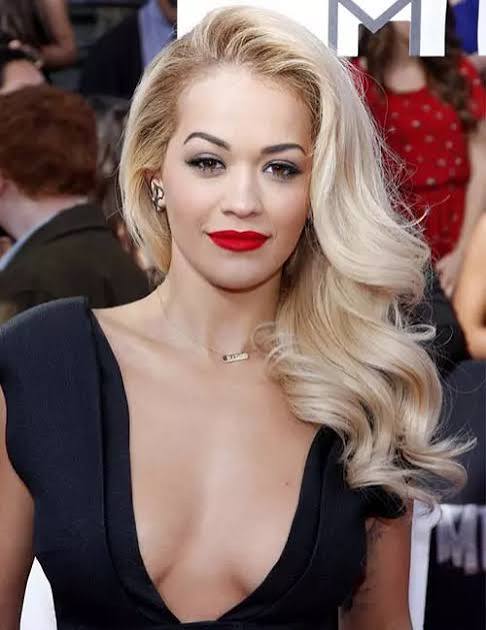 Side-Swept Hairstyles: 30 Celebrity-Inspired DIY Styles