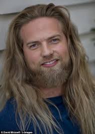 Lasse matberg, el oficial de marina de noruega que triunfa como 'vikingo' en instagram. Viking Lasse Matberg Wasn T Always Such An Instagram God Daily Mail Online