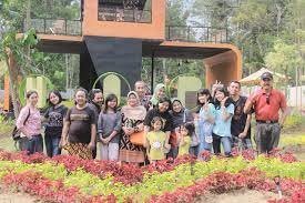 Sederet fakta dibalik gugatan yang dilempar sang istri, lindya eka putri arisanti (26) itu pun muncul dipermukaan usai laporan dibuat. Harga Tiket Dan Jam Buka Ngantang Park Malang Persembahan Wisata Edukasi Yang Patut Untuk Disinggahi Daka Tour