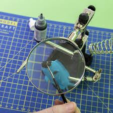 Modelcraft Heavy Duty Helping Hands Magnifier - Wonderland Models | PCL2300  | £14.99