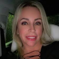 Staci Flowers's Instagram, Twitter & Facebook