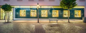 Hier sehen sie die filialen und öffnungszeiten. Uhren Schmuck Trauringe Und Verlobungsringe Bei Juwelier Hirsch Gmbh Rastatt Pforzheim Karlsruhe Buhl In Vertrauter Atmosphare Mit Langjahriger Erfahrung Und Grosser Kompetenz Prasentieren Wir Die Grosste Trauringauswahl
