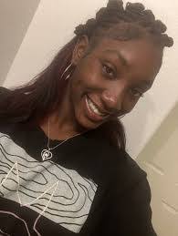 Heidi Mann's Instagram, Twitter & Facebook