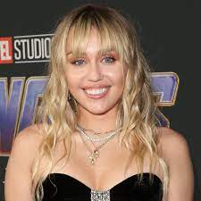Miley ray cyrus, урождённая де́стини хо́уп са́йрус (англ. Miley Cyrus Popsugar Me