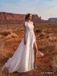 Being a size 10, you may be shocked when a stylish hands you a size 14 wedding dress. Wedding Dress Florence Size 4 For Sale At Ny City Bride