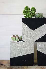 Diy Painted Cinder Block Planters Diy Plant Stand Cinder Block Garden Cinder Block
