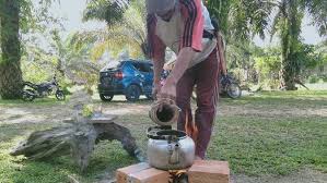 Tidak seperti pohon, sebatang bambu umumnya tidak memiliki kekerasan dan kekuatan yang seragam. Pagi Bersama Kopi Tuak Tradisi Ngopi Nenek Moyang Jambi Tulo Regional Liputan6 Com
