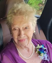 Pauline Thibault (Née Dubuc) 1935-2024 De Beauharnois, le 28 octobre 2024,  à l'âge de 89 ans, est décédée Mme Pauline Dubuc, épouse de M. Denis  Thibault. Outre son époux, elle laisse dans