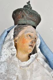 Old Statue Of The Virgin Mary, Close-up Of The Face Фотография, картинки,  изображения и сток-фотография без роялти. Image 21740257