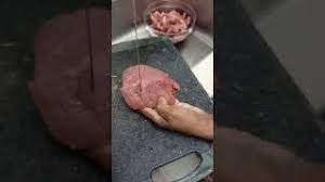 Langkah pertama dalam memotong daging ialah menentukan arah uratnya. Cara Memotong Daging Yang Betul Youtube