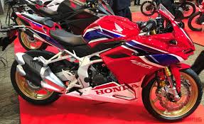 Priced at rm21,940, this new superbike available in three colors include black, millennium red, and lemon ice yellow. Leaked Pictures And Specs Of The 2020 Honda Cbr250rr