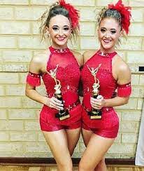 These girls are so insane.subscribe to their channel for more! Rybka Twins Tik Tok Sam Rybka Teagan Rybka Age Height Boyfriend Twins Fashion Twins Famous Twins