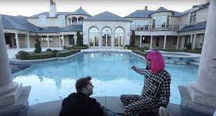Jeffree star | house tour 2020 new hidden hills mansion subscribe: Jeffree Star Reveals Huge Hidden Hills Mansion In House Tour Video Popbuzz