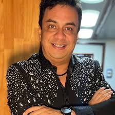 Nelson Kanzela updated his profile picture.