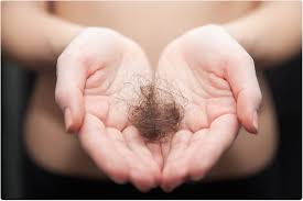 Febbre, stress e altri fattori legati al covid indeboliscono anche le. Recovered Covid 19 Patients Report Hair Loss Months After Infection