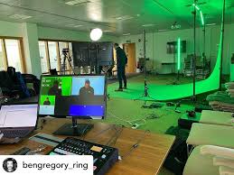 Mirrors propped up against your walls won't damage the drywall and can reflect light from your lamps and other home lighting. Instagram Awesome Green Screen Lighting Setup Using Our Came Tv Andromeda Slim Tube Rgb Lights To Add Some Extra Green Bengregory Ring Interesting Green Screen Shoot Today Lighting The Screen With A New